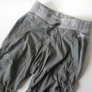 IVIVVA by Lululemon Live to Move Crop Capri Pants